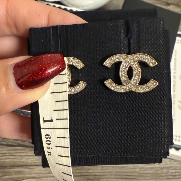 CHANEL Classic Gold Crystal CC Earrings - Picture 4 of 9